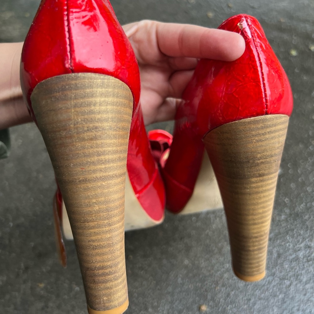 ❤️ Red Heels ❤️ - Picture 6 of 8